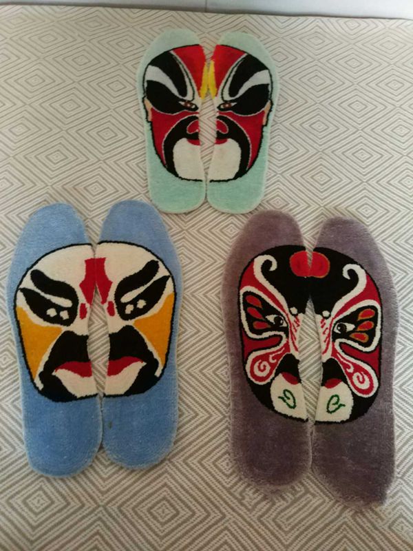 小小刺繡鞋墊上的展現臉譜